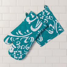 Load image into Gallery viewer, Vintage Royalty Cotton Oven Mitt / Pot Holder Set 4 Pack Latte & White