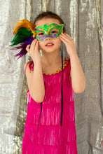 Load image into Gallery viewer, 58 x 120 in. Metallic Ribbon Backdrop (2 Colors)