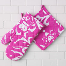 Load image into Gallery viewer, Vintage Royalty Cotton Oven Mitt / Pot Holder Set 4 Pack Latte & White