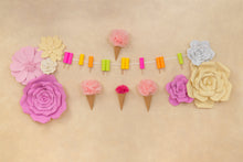 Load image into Gallery viewer, 11 in. Foam Daisy Wallflower