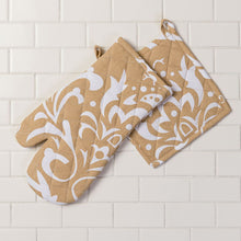 Load image into Gallery viewer, Vintage Royalty Cotton Oven Mitt / Pot Holder Set 4 Pack Latte &amp; White
