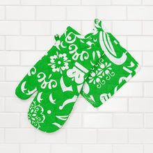 Load image into Gallery viewer, Vintage Royalty Cotton Oven Mitt / Pot Holder Set 4 Pack Latte &amp; White
