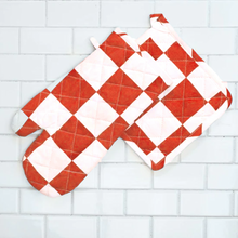 Load image into Gallery viewer, Checker Board Cotton Oven Mitt/ Pot Holder Set 4 Pack
